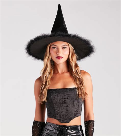 Plumage witch hat